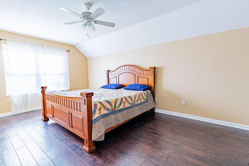 Cozy Pigeon Forge Home W Hot Tub Near River Exterior foto